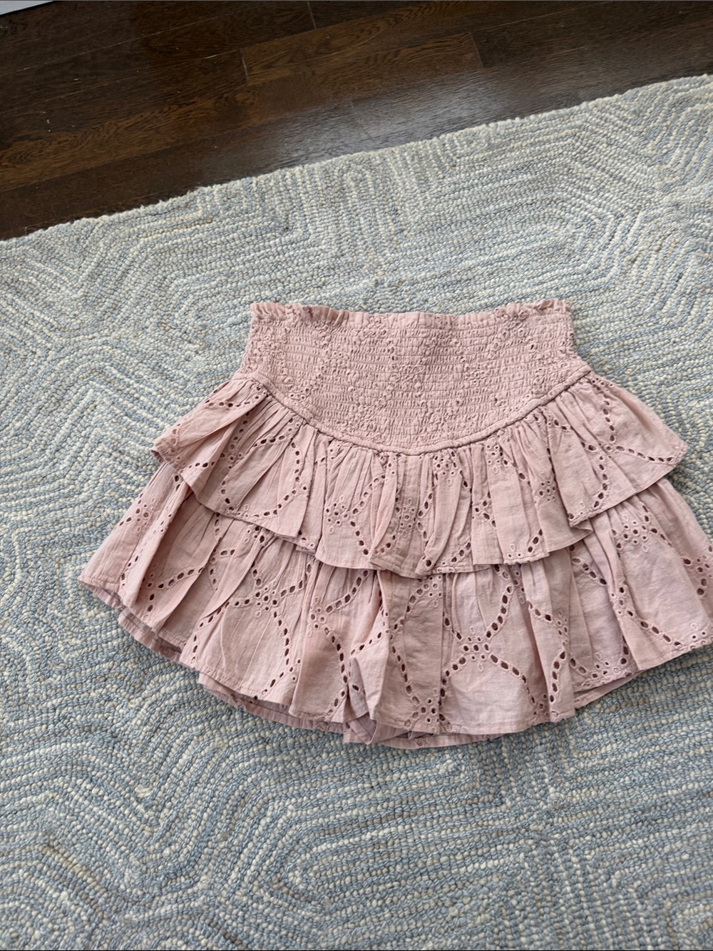 Eyelet skort